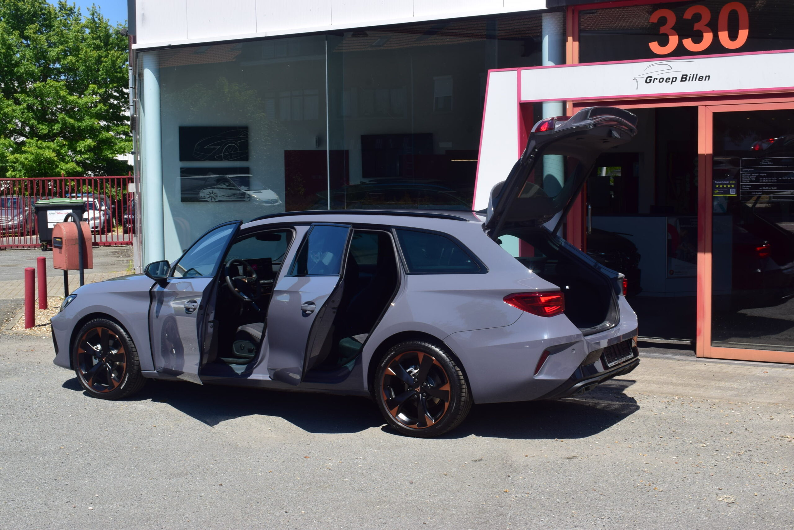 CUPRA LEON 1.5Tsi 150pk 1/2 LEDER – ELEKTRISCHE ZETEL – CARPLAY – LED – CAMERA – 18″ ALU – AMBIENT LIGHT – NIEUW