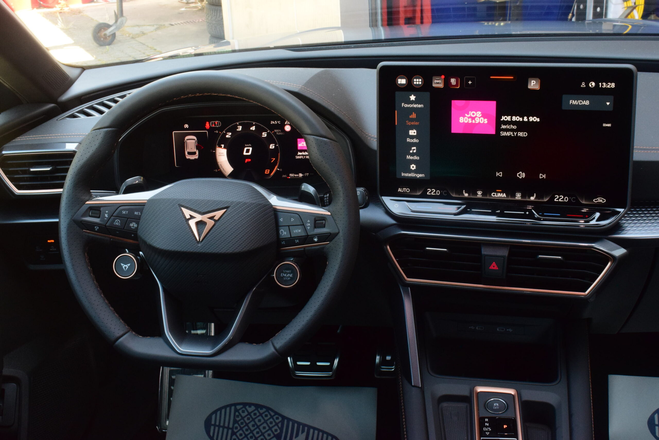 CUPRA LEON 1.5Tsi 150pk 1/2 LEDER – ELEKTRISCHE ZETEL – CARPLAY – LED – CAMERA – 18″ ALU – AMBIENT LIGHT – NIEUW