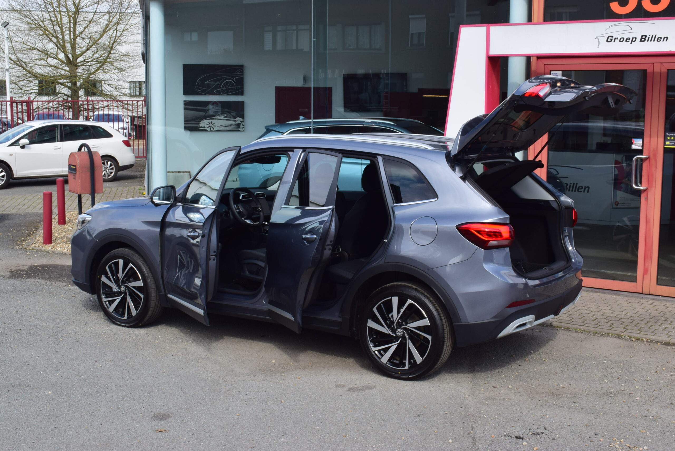 MG ZS 1.5Hybrid HEV 194pk – NAVIGATIE – LEDER – ELEK ZETELS – 360° CAMERA – 10.000km – VERWACHT