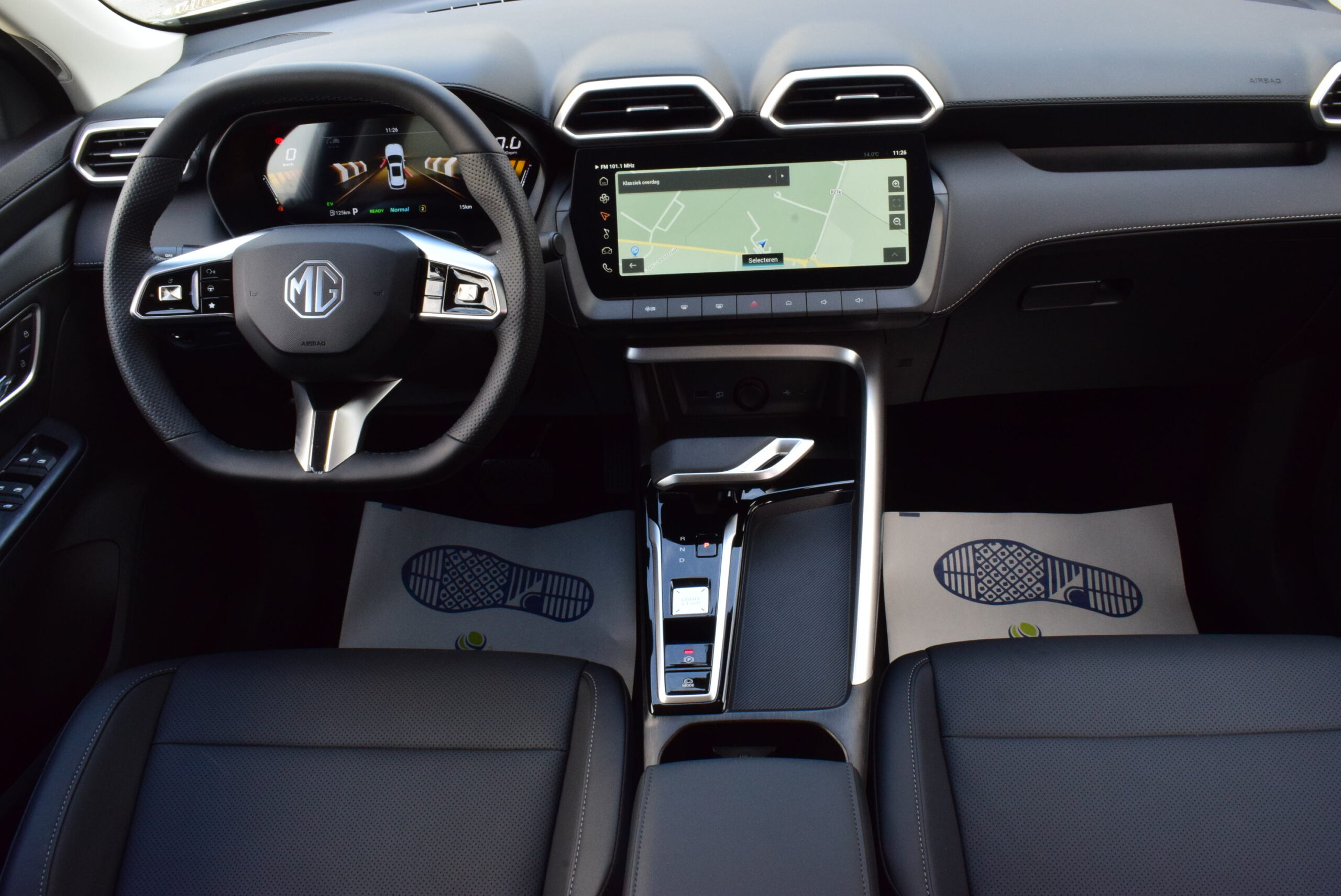 MG ZS 1.5Hybrid HEV 197pk – PANO DAK – NAVIGATIE – LEDER – ELEK ZETEL – 360° CAMERA – NIEUW