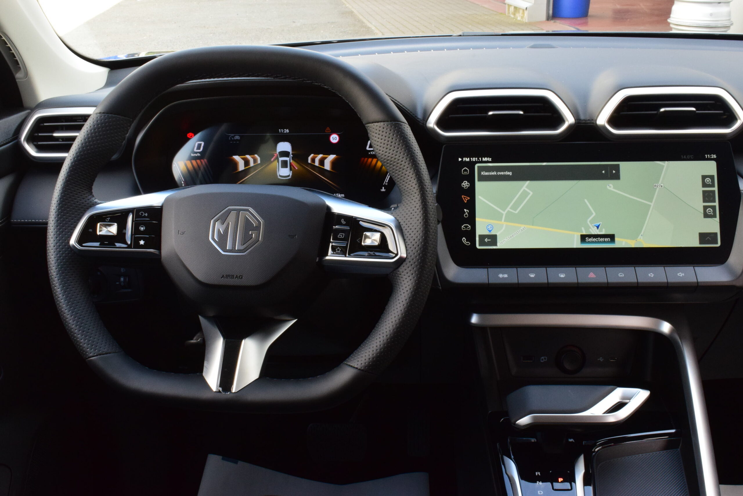 MG ZS 1.5Hybrid HEV 194pk – NAVIGATIE – LEDER – ELEK ZETELS – 360° CAMERA – 15.000km – VERWACHT