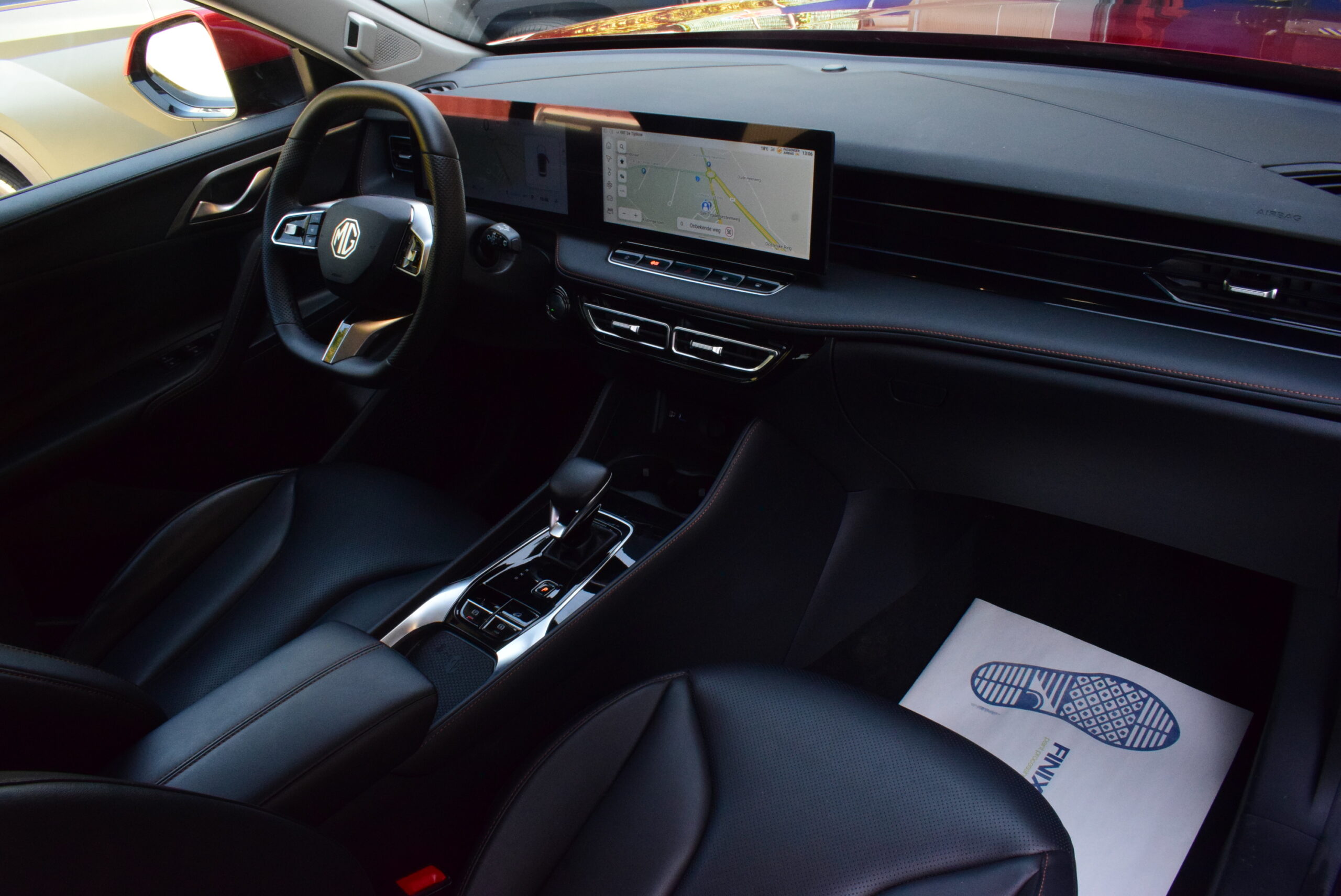 MG HS 1.5Hybrid PHEV 272pk – NAVIGATIE – LEDER – ELEK ZETELS – 360° CAMERA – 21.000km