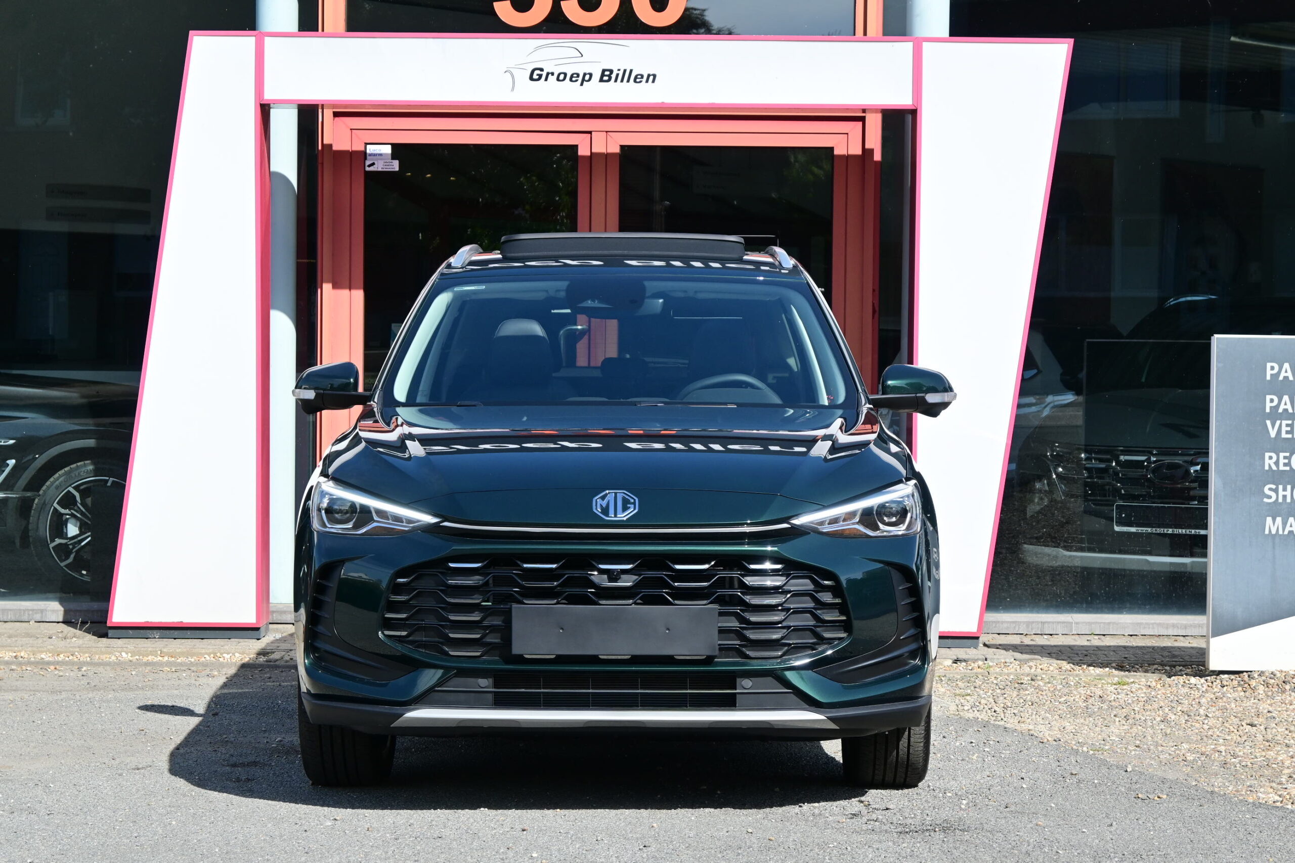 MG ZS 1.5Hybrid HEV 194pk – PANO DAK – NAVIGATIE – LEDER – ELEK ZETELS – 360° CAMERA – NIEUW