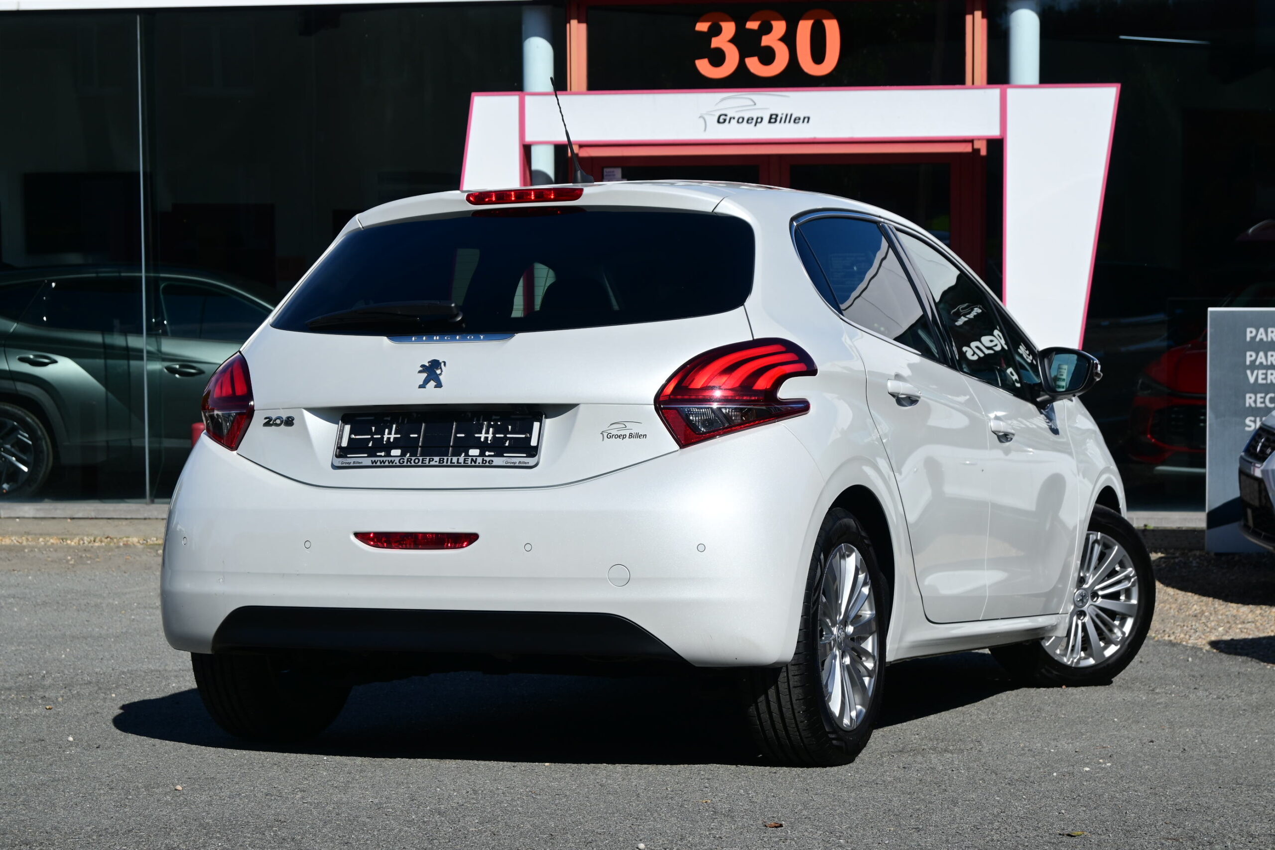 Peugeot 208 1200TURBO NAVI – PANO DAK – CAMERA – PARK ASSIST – VERKOCHT