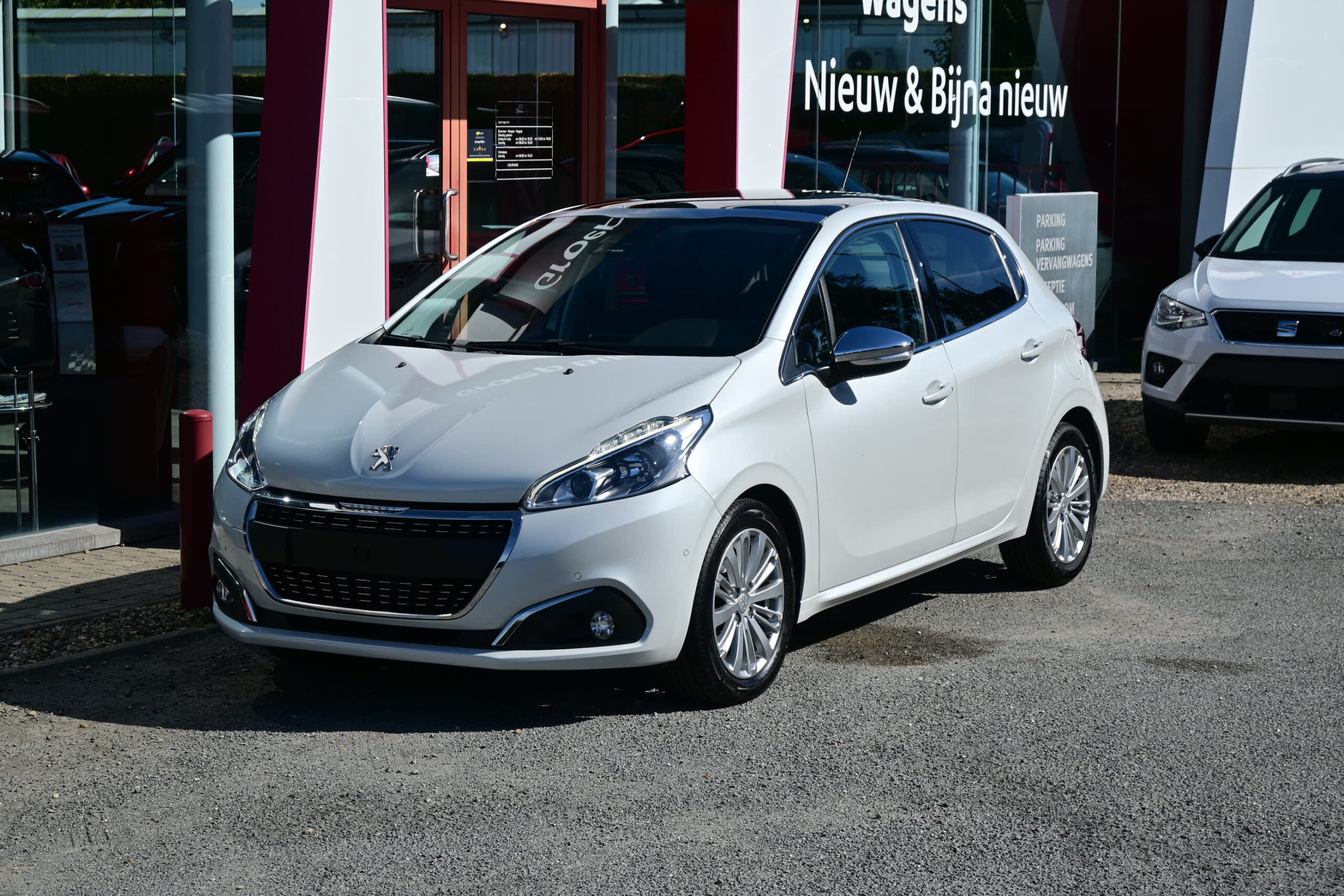 Peugeot 208 1200TURBO NAVI – PANO DAK – CAMERA – PARK ASSIST – VERKOCHT