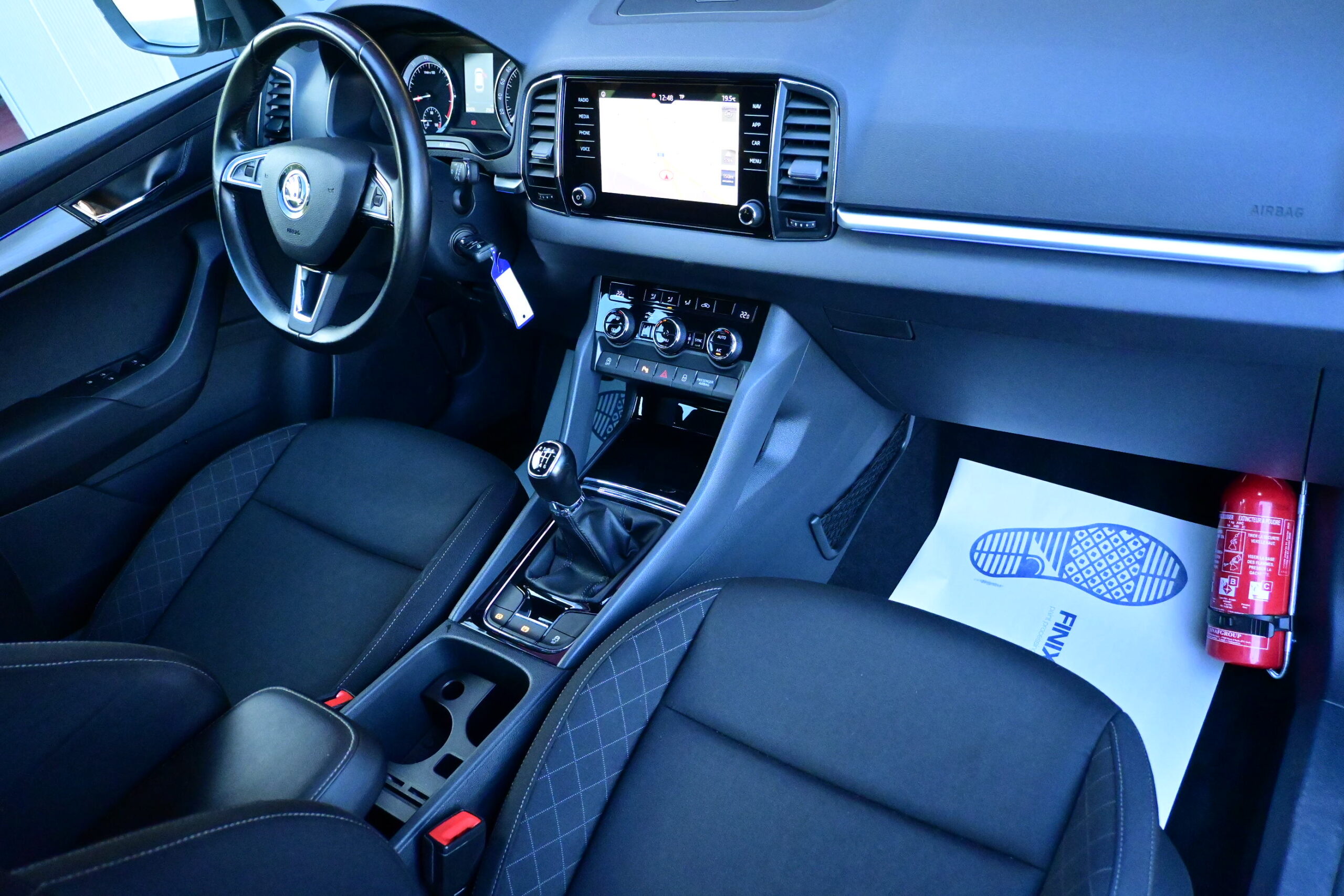 SKODA KAROQ 1.0TSi 116pk – NAVI – CARPLAY – CAMERA – AMBIENT LIGHT – TREKHAAK – GARANTIE