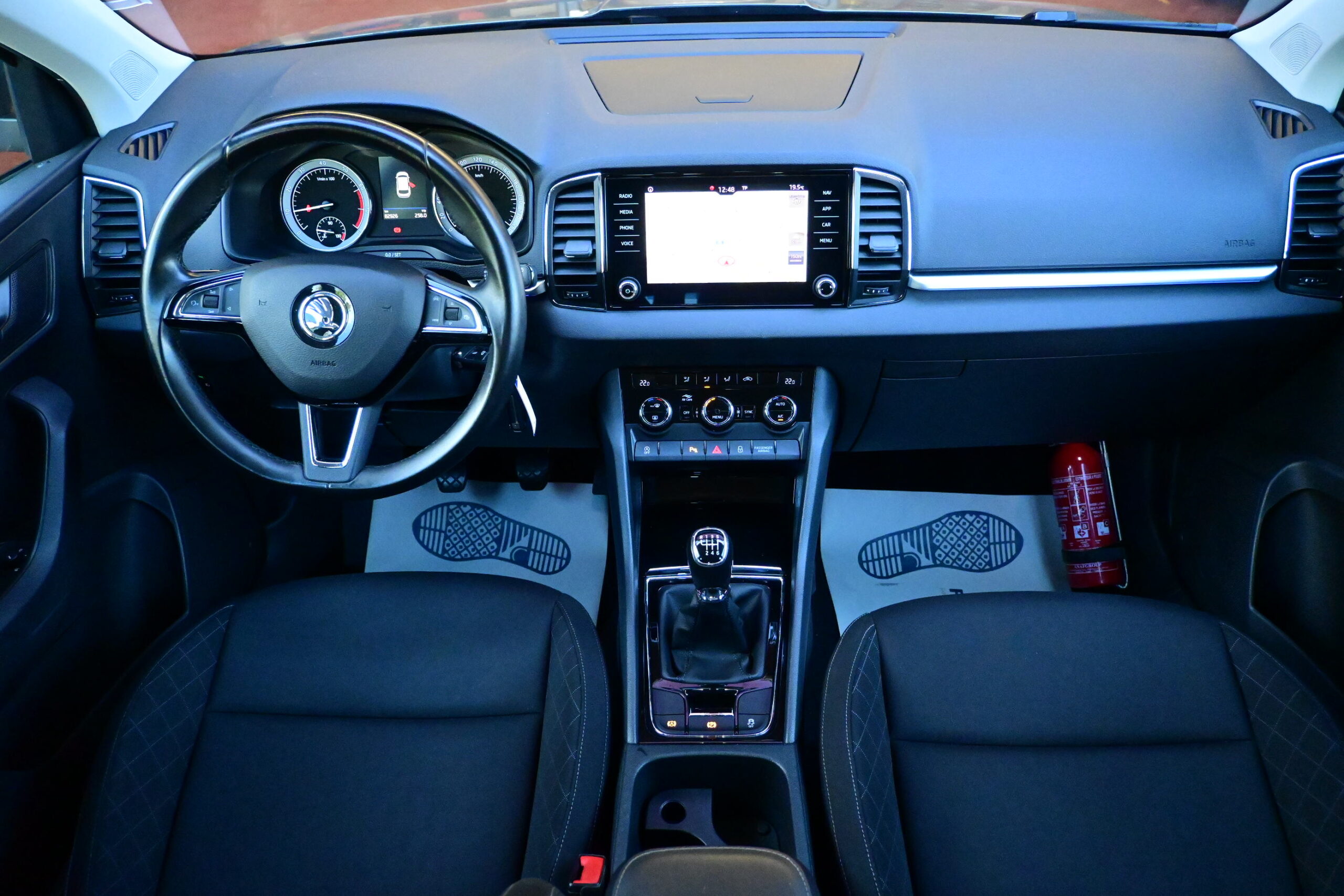 SKODA KAROQ 1.0TSi 116pk – NAVI – CARPLAY – CAMERA – AMBIENT LIGHT – TREKHAAK – GARANTIE