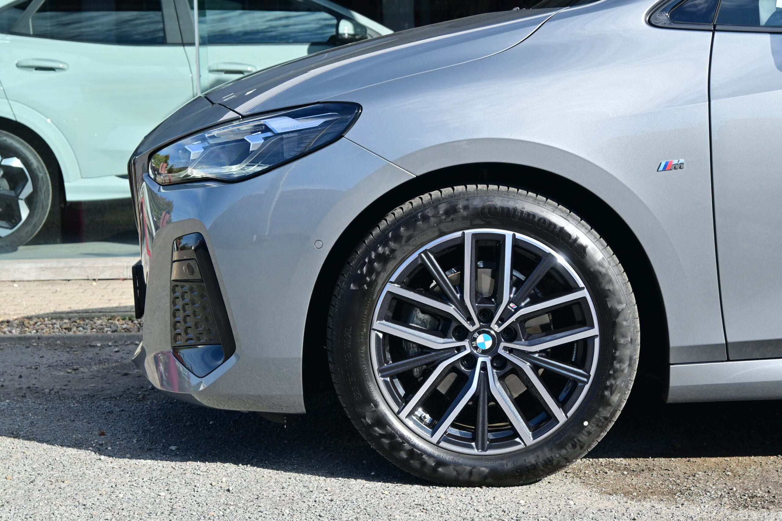 BMW 220iAS Active Tourer – NAVI – LED – PANO DAK – TREKHAAK – AMBIENT LIGHT – VERKOCHT