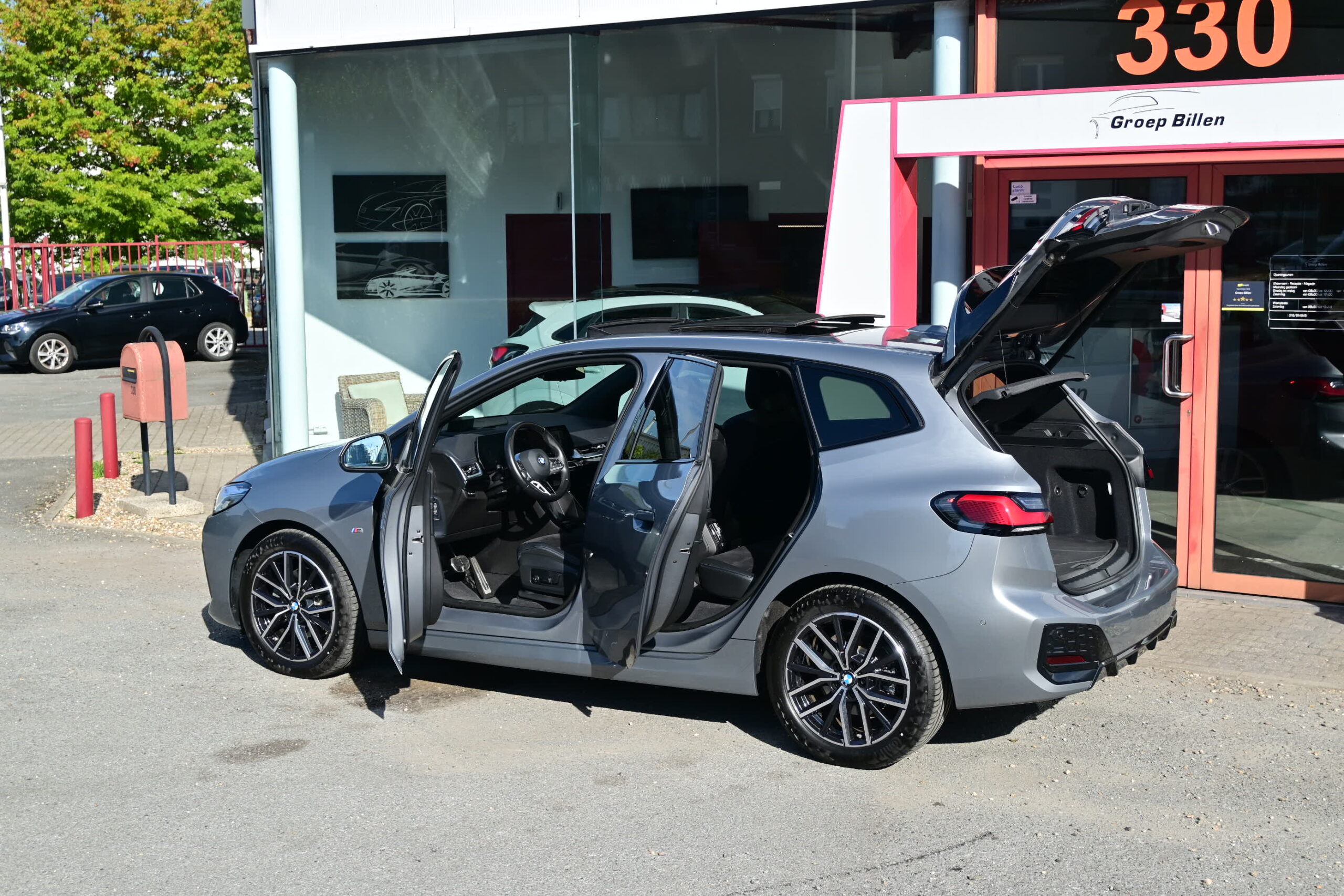 BMW 220iAS Active Tourer – NAVI – LED – PANO DAK – TREKHAAK – AMBIENT LIGHT – VERKOCHT