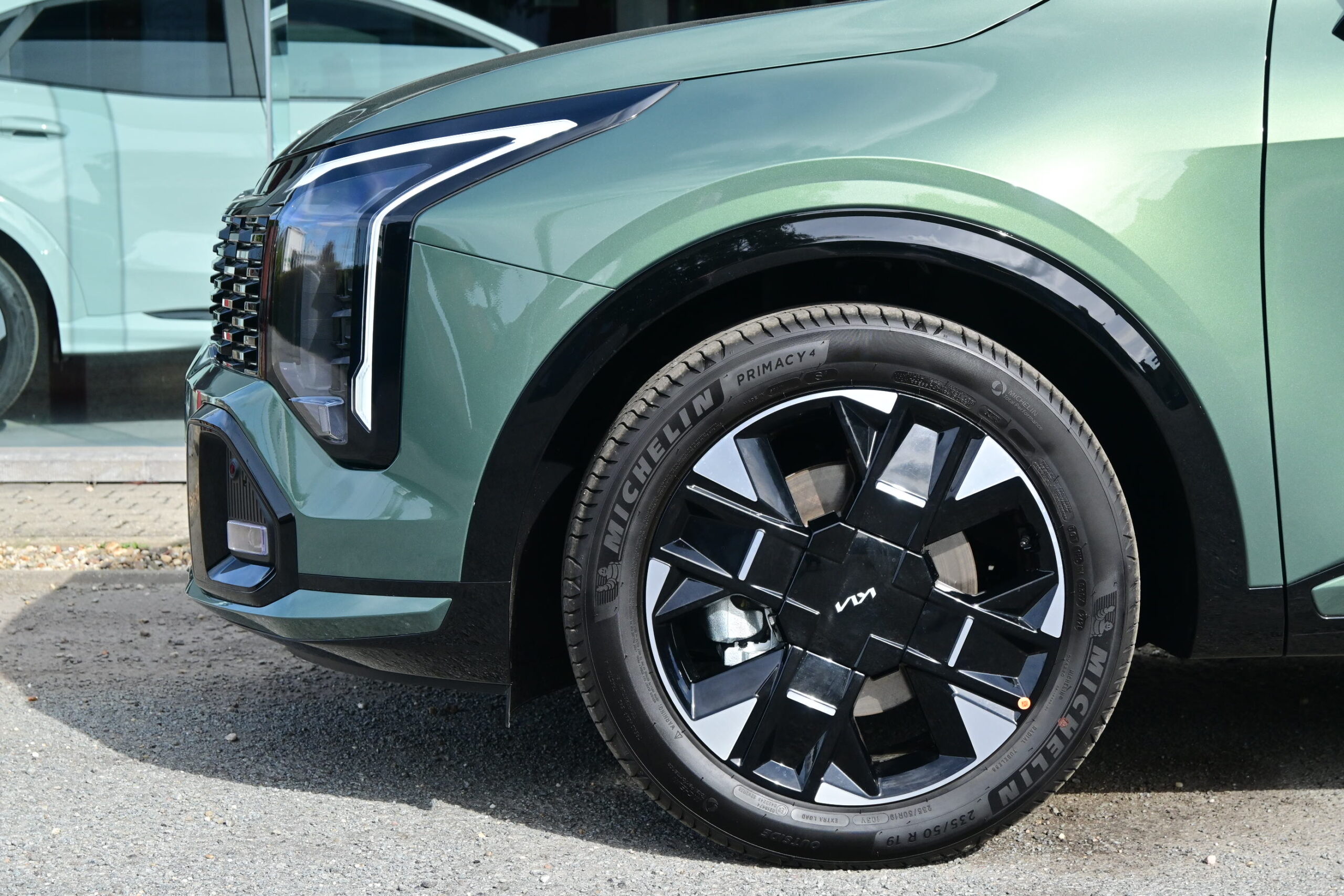 KIA SPORTAGE 1.6HEV GT-LINE – 1/2 LEDER – PANO DAK – NAVI – LED – CAMERA – NIEUW