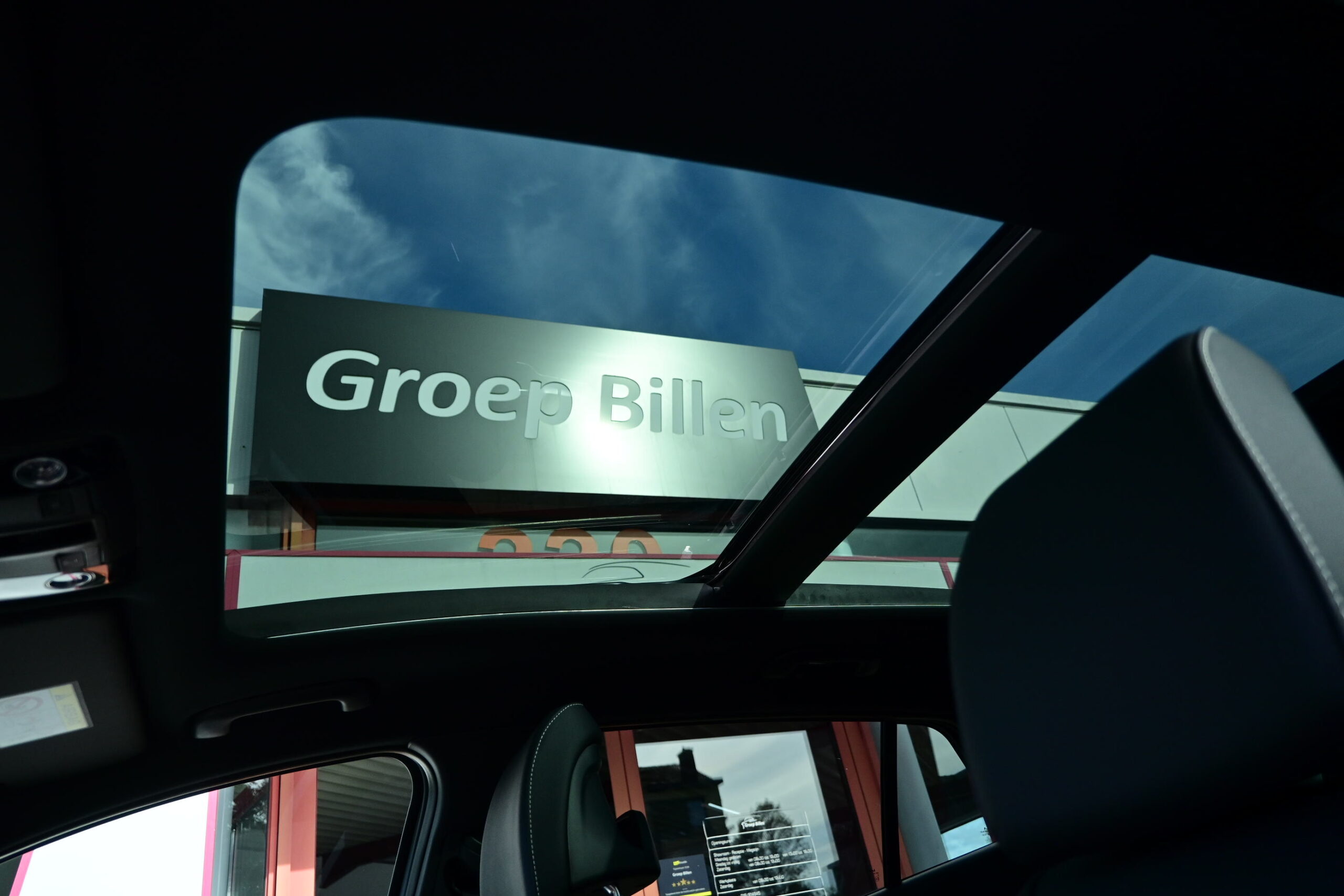 KIA SPORTAGE 1.6HEV GT-LINE – 1/2 LEDER – PANO DAK – NAVI – LED – CAMERA – NIEUW