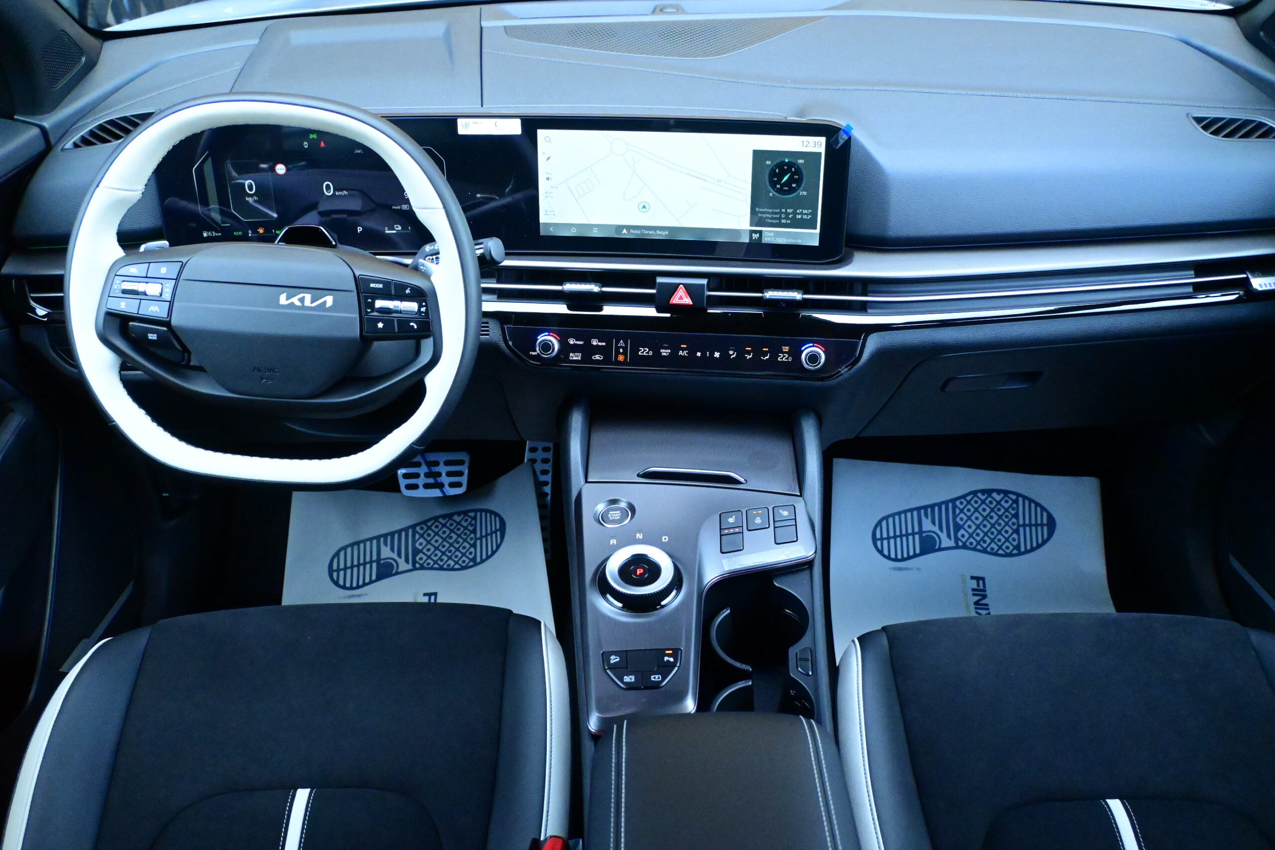 KIA SPORTAGE 1.6HEV GT-LINE – 1/2 LEDER – PANO DAK – NAVI – LED – CAMERA – NIEUW