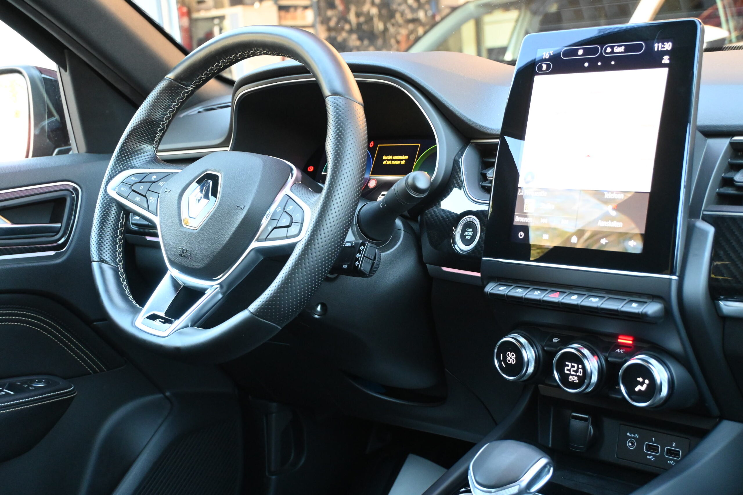 RENAULT ARKANA 1.6E-TECH HEV – SPORT – LEDER – NAVI – LED – CAMERA – 32.000km – VERKOCHT